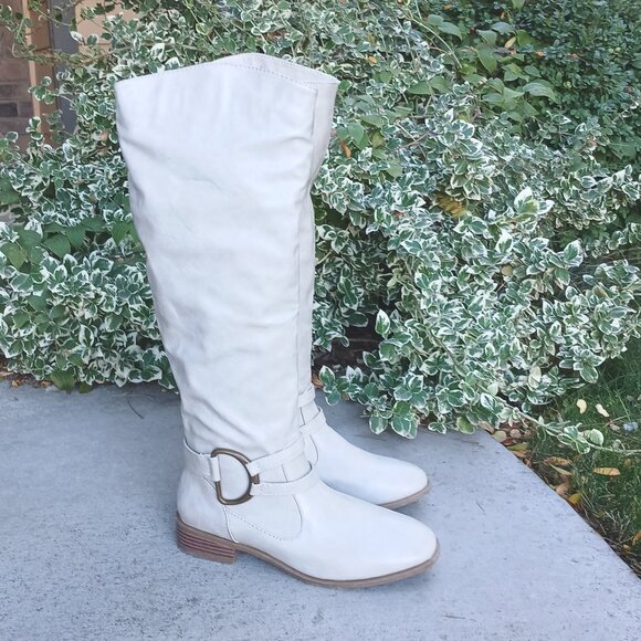 JustFab Light Grey Knee Length Full Zip Western Style Low Heel Boots Like New - Picture 1 of 8